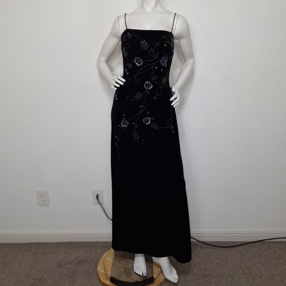 Betsy & Adam Vintage Black Whimsigoth Beaded Witchy Velour Maxi Dress Size 8 - Picture 1 of 16